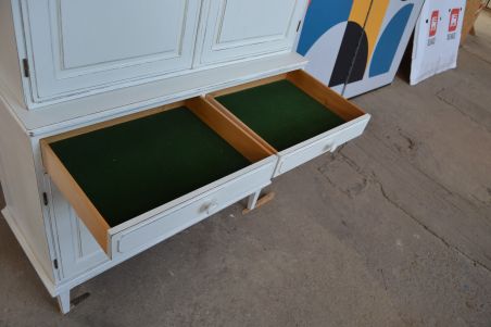 (L-651) Valge puhvetkapp