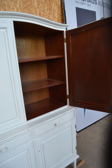 (L-651) Valge puhvetkapp