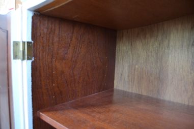 (L-651) Valge puhvetkapp