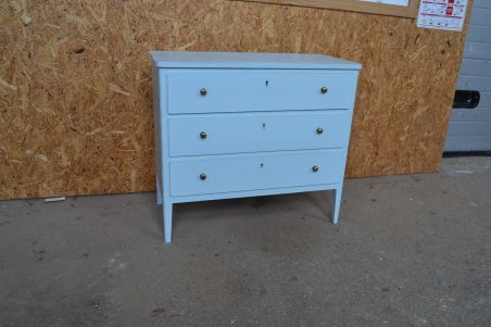 (L-653) Helesinine kolme sahtliga kummut (L-653) Helesinine kolme sahtliga kummut