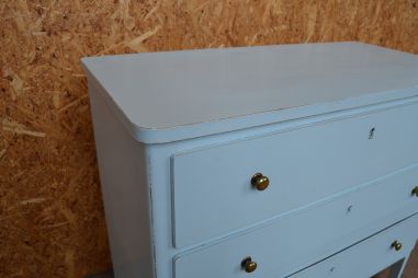 (L-653) Helesinine kolme sahtliga kummut