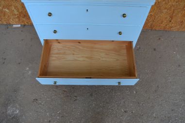 (L-653) Helesinine kolme sahtliga kummut