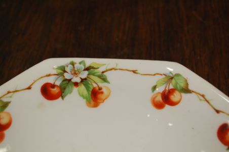 (n-6919) Kirssidega kann ja kauss komplektis