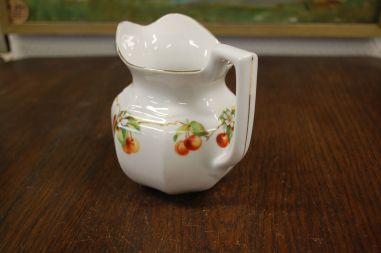 (n-6919) Kirssidega kann ja kauss komplektis