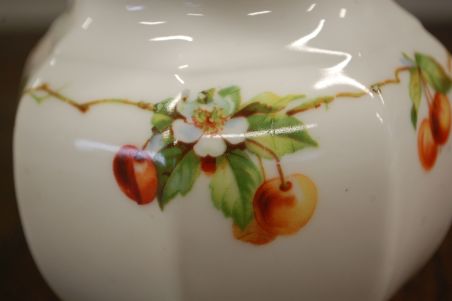 (n-6919) Kirssidega kann ja kauss komplektis