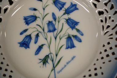 (n-6970/4) Schumann Arzberg Echt Cobalt, Kai Beckman, kollektsioontaldrik nr.1 "Taimed"