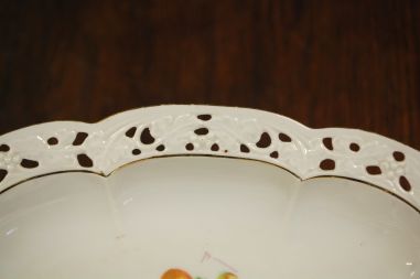 (n-6973) Pitsiline ovaalne kauss puuvijadega