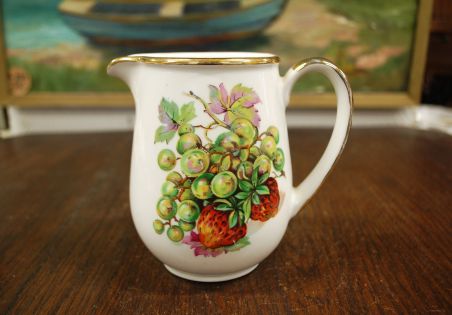 (n-6983) Kahla, puuviljadega kann