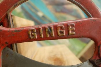 (n-6988) Vana leivalõikur GINGE 2