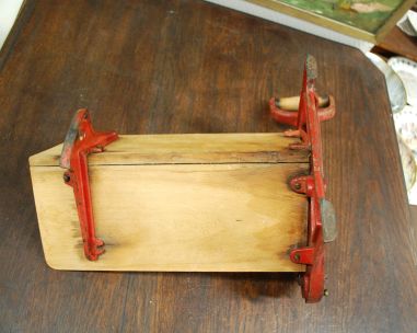 (n-6988) Vana leivalõikur GINGE