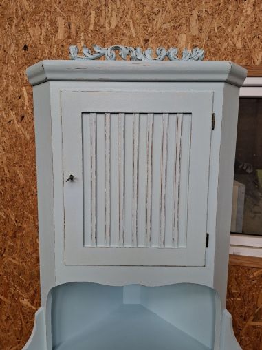 (L-655) Helesinine nurgakapp