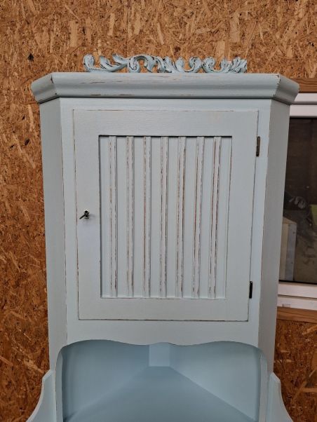 (L-655) Helesinine nurgakapp (L-655) Helesinine nurgakapp