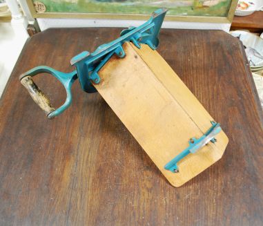 (n-6992) Vana leivalõikur GINGE