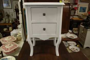 (L-658) Valge sahtlitega öökapp 2