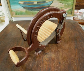 (n-7000) Vana leivalõikur RAADVAD