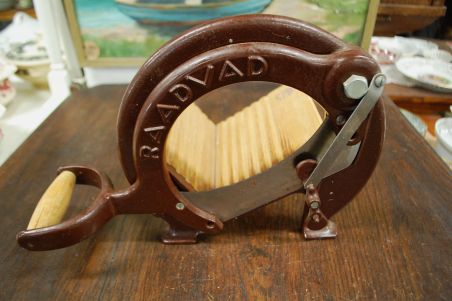(n-7000) Vana leivalõikur RAADVAD