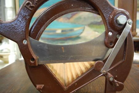 (n-7000) Vana leivalõikur RAADVAD