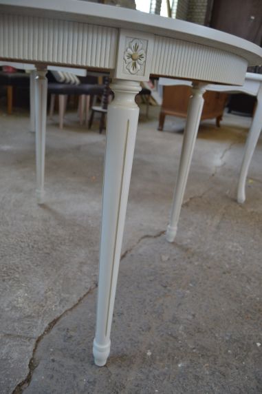 (L-674) Ümar kahe pikendusplaadiga söögilaud