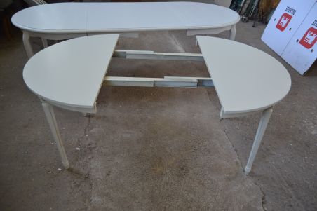 (L-674) Ümar kahe pikendusplaadiga söögilaud