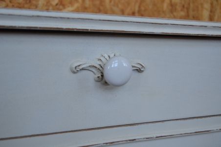 (L-676) Valge sahtliga lauake, kapp