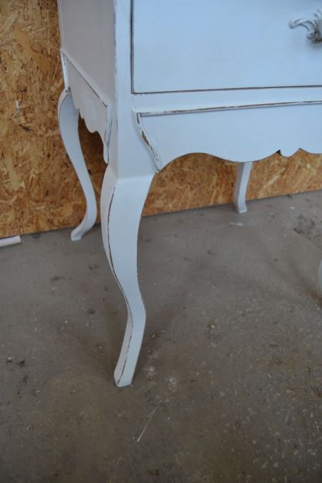 (L-676) Valge sahtliga lauake, kapp