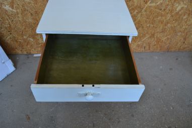 (L-676) Valge sahtliga lauake, kapp