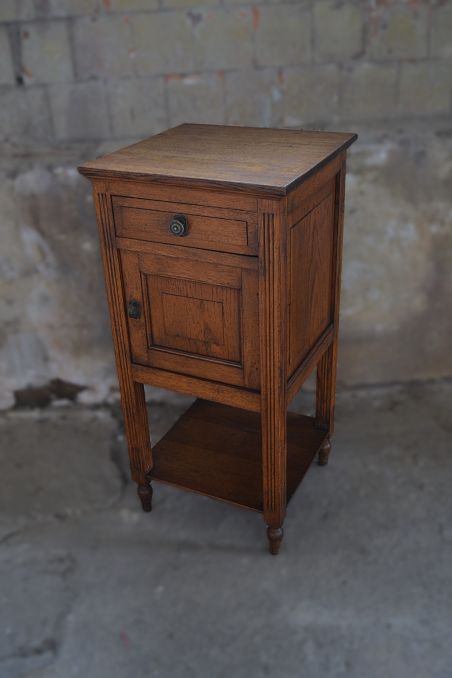 (n-7013) Vanem puidust öökapp (n-7013) Vanem puidust öökapp