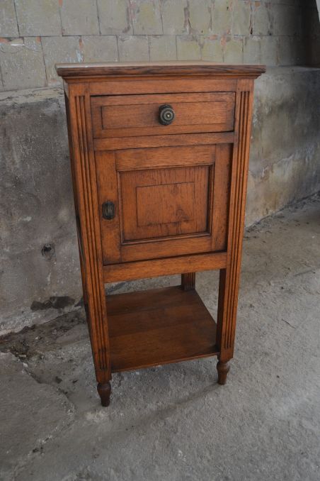 (n-7013) Vanem puidust öökapp (n-7013) Vanem puidust öökapp