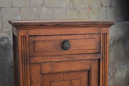 (n-7013) Vanem puidust öökapp (n-7013) Vanem puidust öökapp