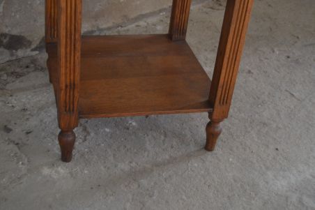 (n-7013) Vanem puidust öökapp (n-7013) Vanem puidust öökapp