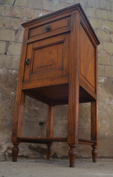 (n-7013) Vanem puidust öökapp