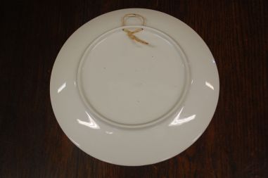 (n-7023) Portselanist seinataldrik "Naised"