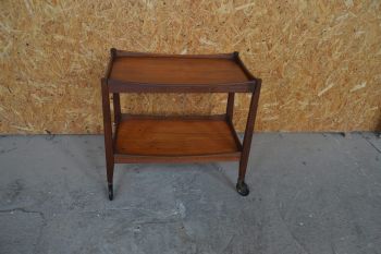 (n-7029) Ratastel lauake, serveerimislaud, Taanist 2