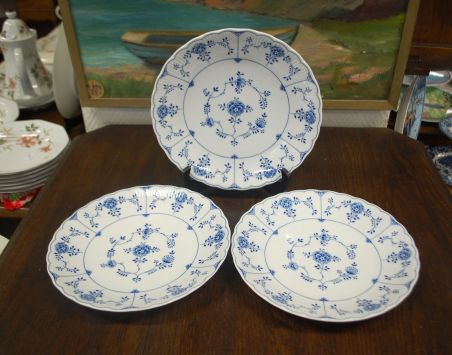 (n-7041) Tirschenreuth, õlelillemustriga taldrikud, 3tk