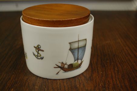 (n-7042) Bavaria Winterling Marktleuthen, mereteemaline kaanega toos