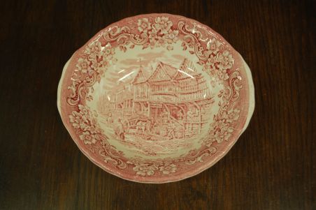 (n-7045) Royal Tudor Ware, " 17 Century England", kauss