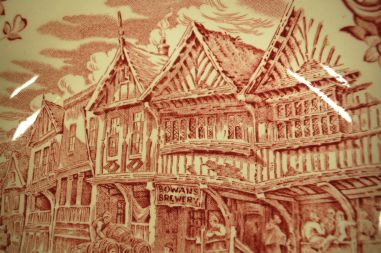 (n-7045) Royal Tudor Ware, " 17 Century England", kauss