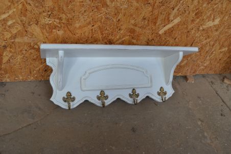 (n-7051) Valge mütsiriiuliga seinanagi