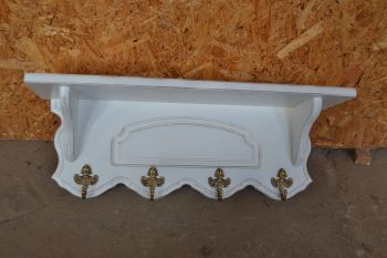 (n-7051) Valge mütsiriiuliga seinanagi 2