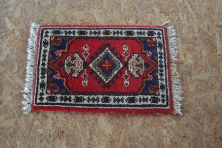 (v-117) Vaip 0,4x0,6 m