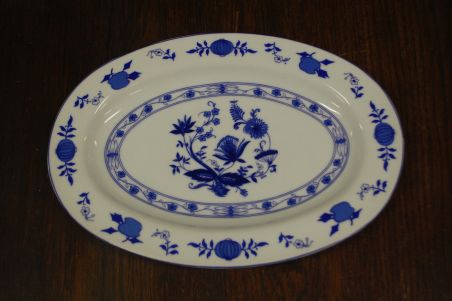 (n-7053) Chromolit Porzellan, sibulamustriga ovaalne vaagen