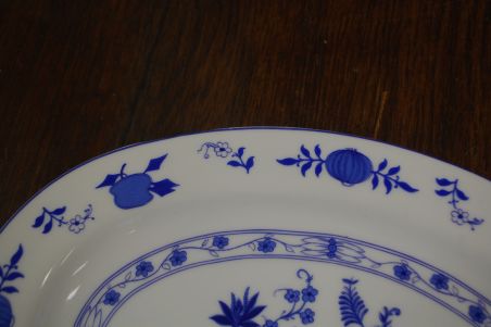 (n-7053) Chromolit Porzellan, sibulamustriga ovaalne vaagen