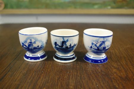 (n-7056) Delft Blue, käsitsimaalitud munatopsid, 3tk
