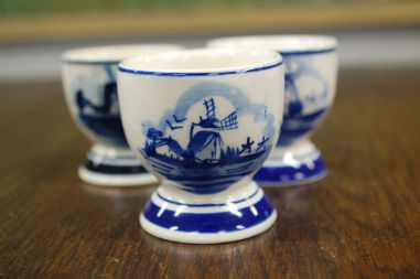 (n-7056) Delft Blue, käsitsimaalitud munatopsid, 3tk