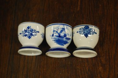 (n-7056) Delft Blue, käsitsimaalitud munatopsid, 3tk
