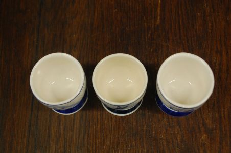 (n-7056) Delft Blue, käsitsimaalitud munatopsid, 3tk