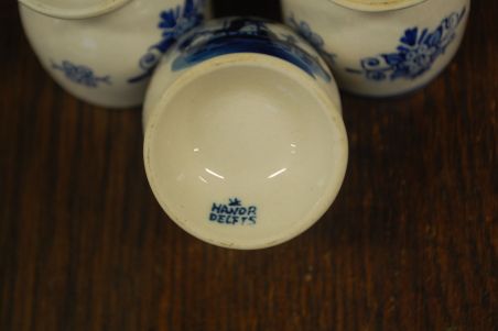 (n-7056) Delft Blue, käsitsimaalitud munatopsid, 3tk