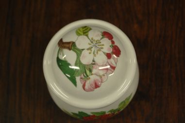 (n-7061) Portmeirion Pottery, puuviljadega toos