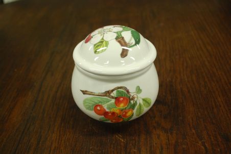 (n-7061) Portmeirion Pottery, puuviljadega toos (n-7061) Portmeirion Pottery, puuviljadega toos