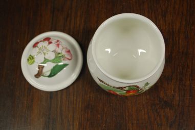 (n-7061) Portmeirion Pottery, puuviljadega toos